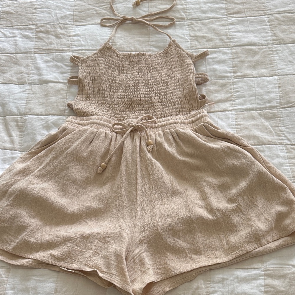Super cute romper!